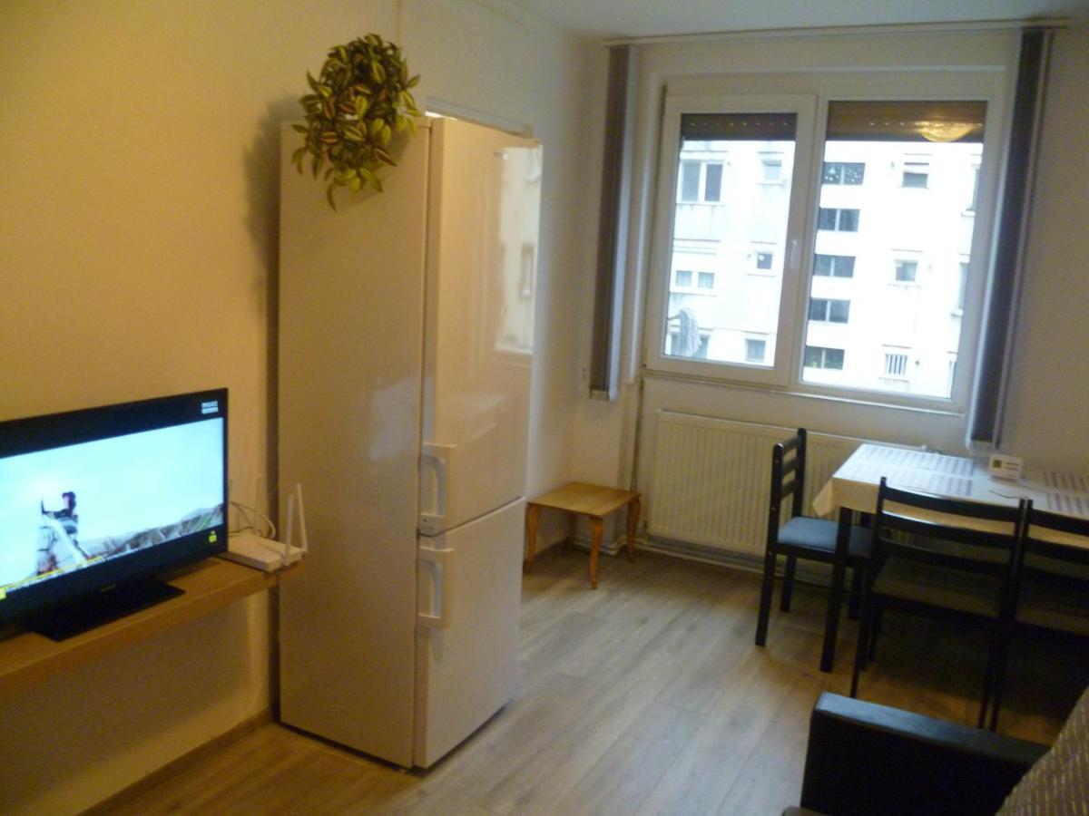 דבה Romanilor - Studio First Floor מראה חיצוני תמונה
